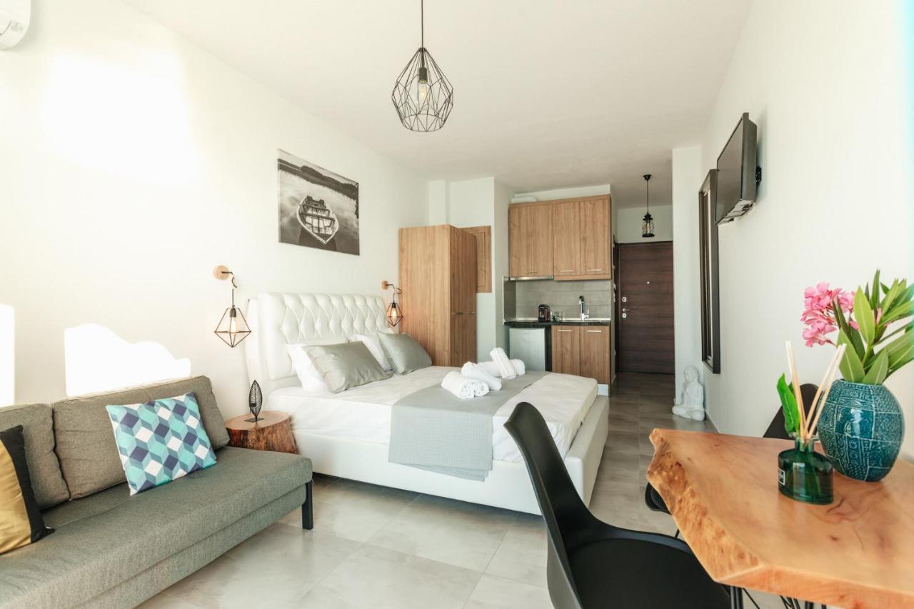 Blue Studios Peraia Екстер'єр фото